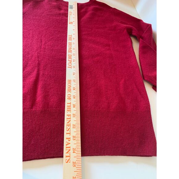 Classic Red V-Neck Women's Sweater - Picture 5 of 7